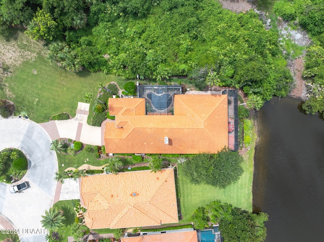 bird's eye view with a water view