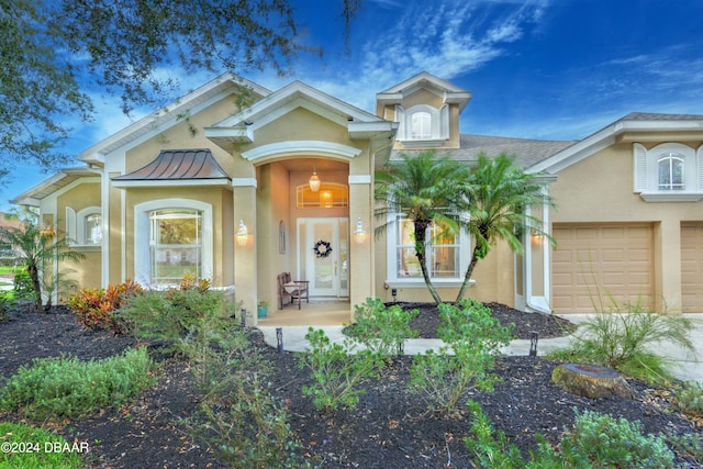 view of front facade featuring a garage