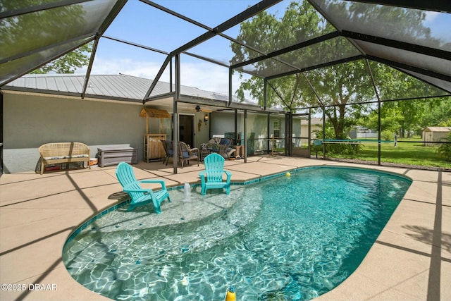 16 Powder Hill Ln, Palm Coast, FL 32164 - pool with a patio area