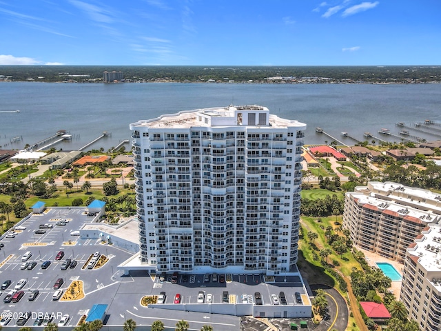 bird's eye view with a water view