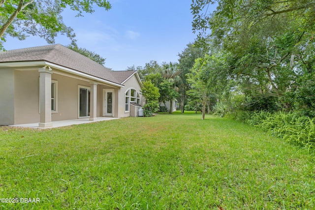 view of yard with a patio