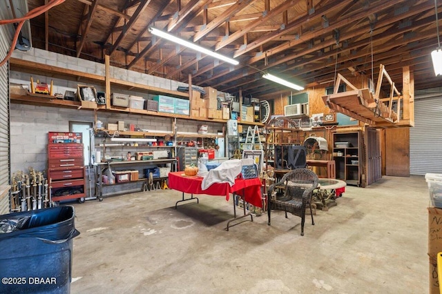 771 Arroyo Pkwy, Ormond Beach, FL 32174 - garage featuring a workshop area