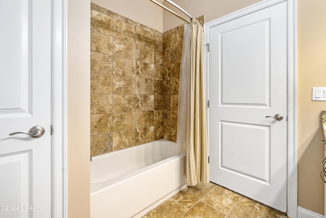 3651 Pini Ave, New Smyrna Beach, FL 32168 - bathroom featuring shower / bath combo