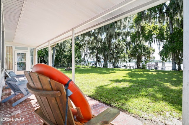 view of yard featuring a patio area