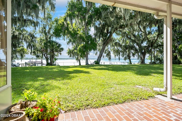 view of yard featuring a water view