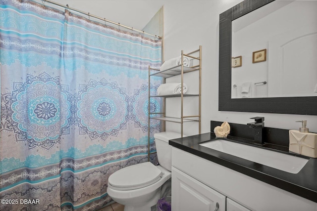 14 Essex Dr, Ormond Beach, FL 32176 - full bath featuring toilet, vanity, and curtained shower