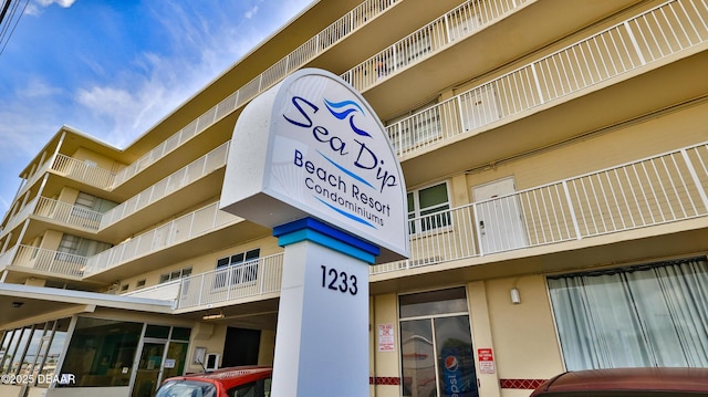 1233 S Atlantic Ave Unit 102, Daytona Beach, FL 32118 - view of building exterior