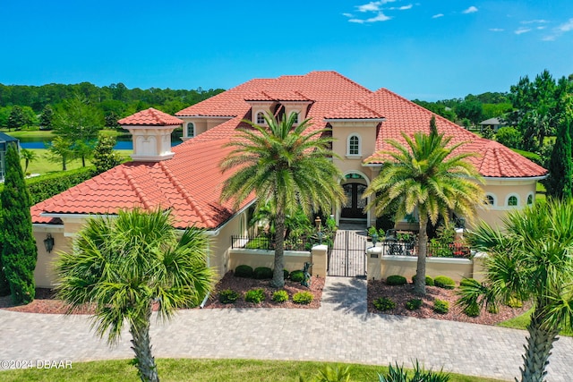 view of mediterranean / spanish-style home