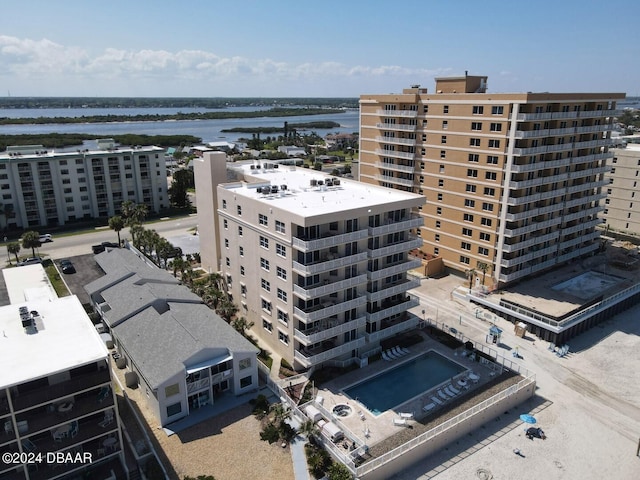 bird's eye view with a water view