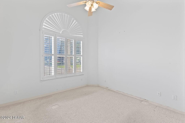 empty room with ceiling fan