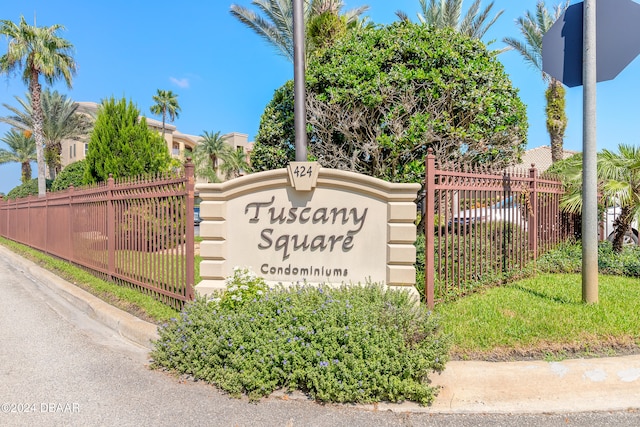 view of community / neighborhood sign