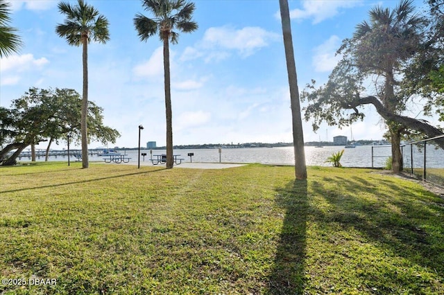 view of yard featuring a water view