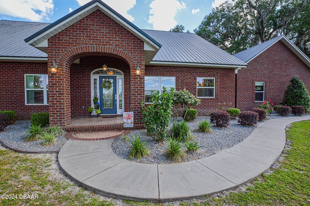 view of front of property