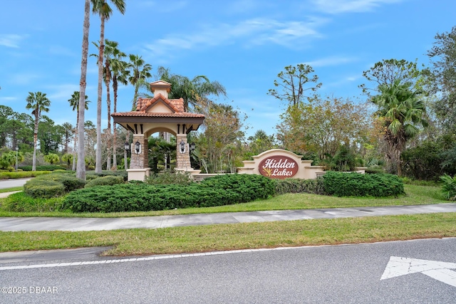 view of community / neighborhood sign