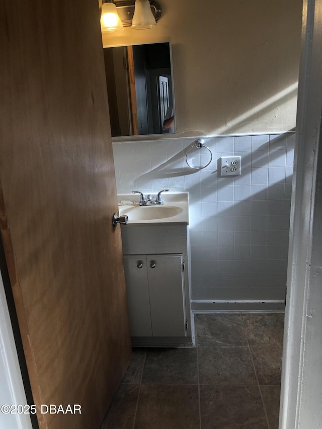161 W 2nd Ave, Pierson, FL 32180 - bathroom with vanity