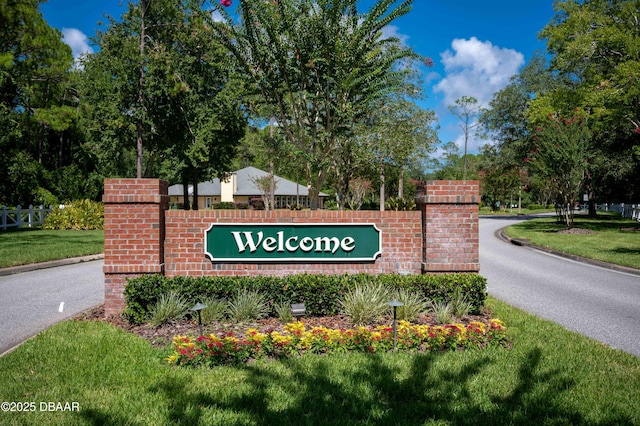 view of community / neighborhood sign