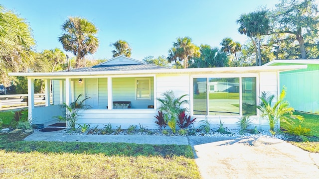 view of front of home with covered porch