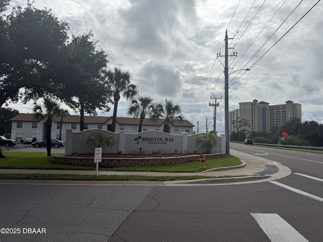 403 Banana Cay Dr Unit B, South Daytona, FL 32119 - view of community sign