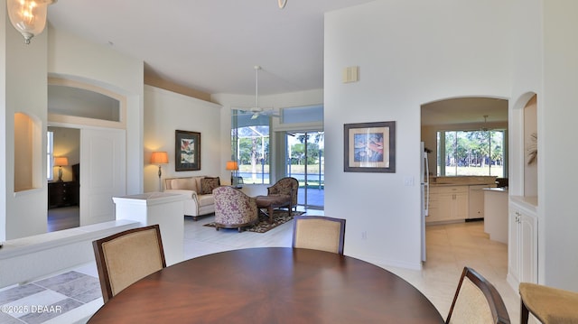 dining room with ceiling fan