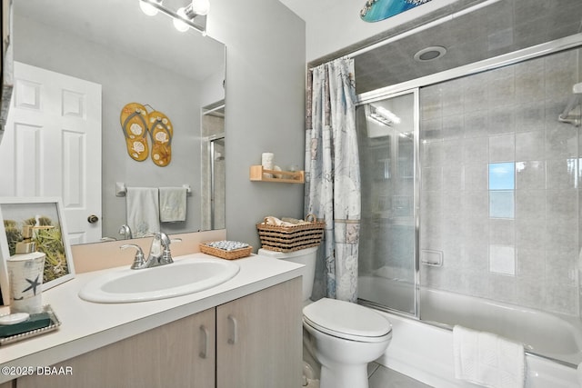 453 Palm Ave, Ormond Beach, FL 32174 - bathroom with vanity and enclosed tub / shower combo