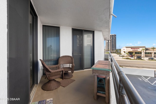 balcony with a sunroom