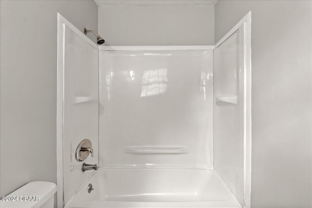 317 Reva St, Daytona Beach, FL 32114 - full bath with toilet and bathing tub / shower combination