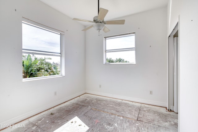 empty room with ceiling fan