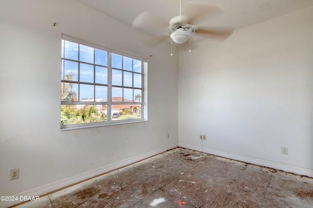 empty room featuring ceiling fan