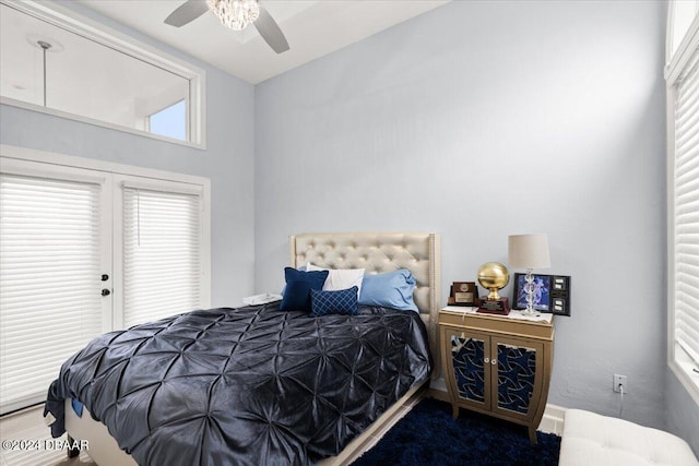 bedroom featuring ceiling fan