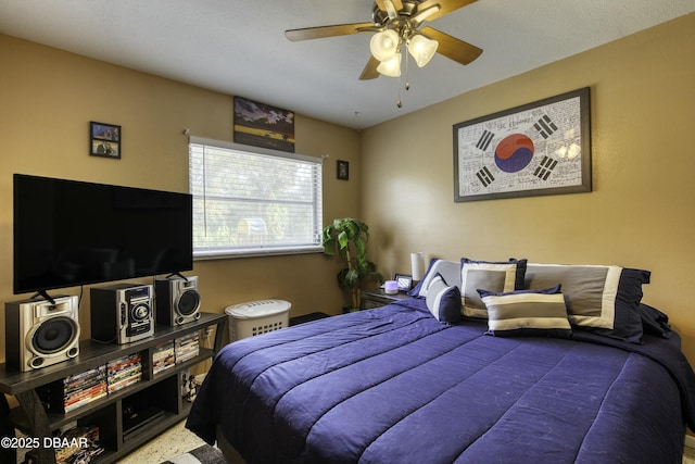 bedroom with ceiling fan