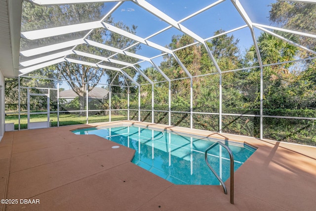 7 Old Mcduffie Cir, Ormond Beach, FL 32174 - outdoor pool with glass enclosure and a patio