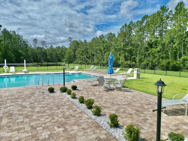24 Shear Water Trl, Ormond Beach, FL 32174 - community pool with a patio area