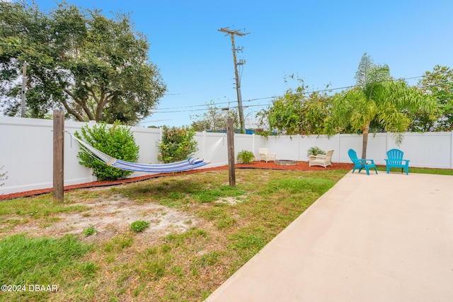 view of yard with a patio