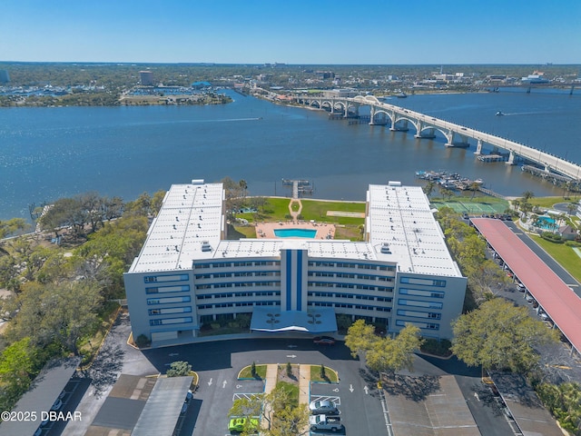 bird's eye view with a water view