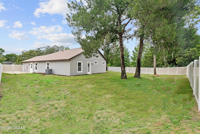 7 Traceway Ct, Ormond Beach, FL 32174 - fenced backyard featuring a gate