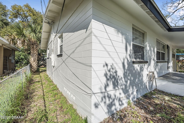 656 Winchester St, Daytona Beach, FL 32114 - view of side of property with fence