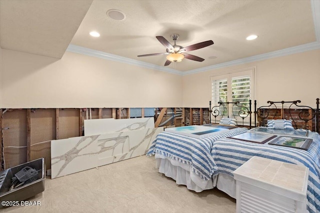 bedroom featuring crown molding and ceiling fan