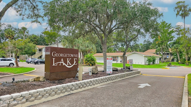 view of community / neighborhood sign