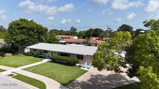 39 Benjamin Dr, Ormond Beach, FL 32176 - view of front facade featuring a front lawn