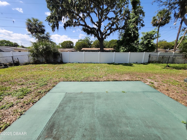 812 S Kottle Cir Unit S, Daytona Beach, FL 32114 - view of yard featuring a patio area