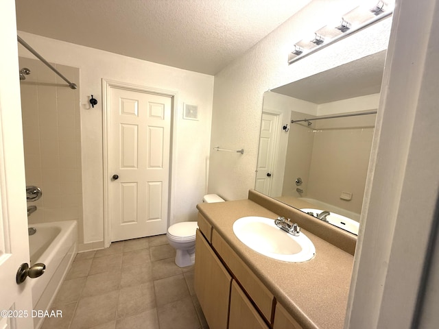 full bath with a textured ceiling, shower / bathtub combination, vanity, and toilet