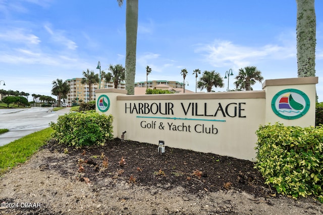 view of community / neighborhood sign