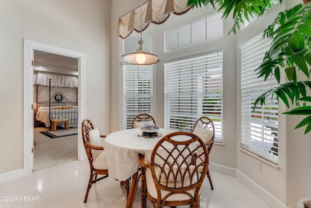 dining room with light tile patterned floors