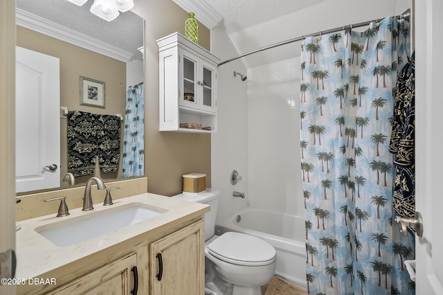 full bathroom featuring a textured ceiling, toilet, shower / tub combo with curtain, vanity, and ornamental molding