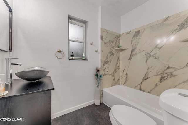 182 Grove St, Ormond Beach, FL 32174 - full bath featuring toilet, vanity, baseboards, and  shower combination