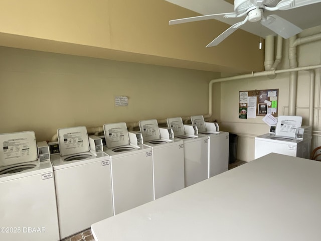 clothes washing area featuring washer and clothes dryer and ceiling fan