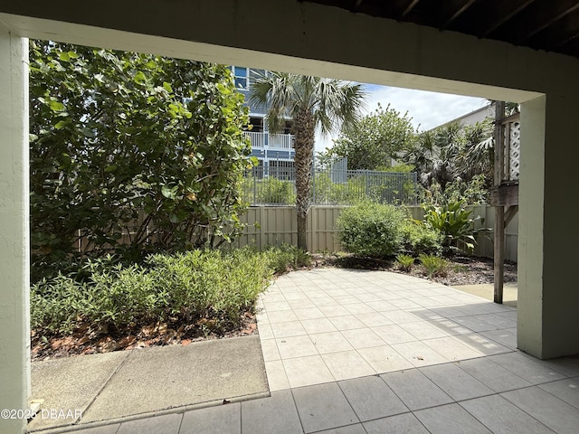 6361 Turtlemound Rd, New Smyrna Beach, FL 32169 - view of patio with fence