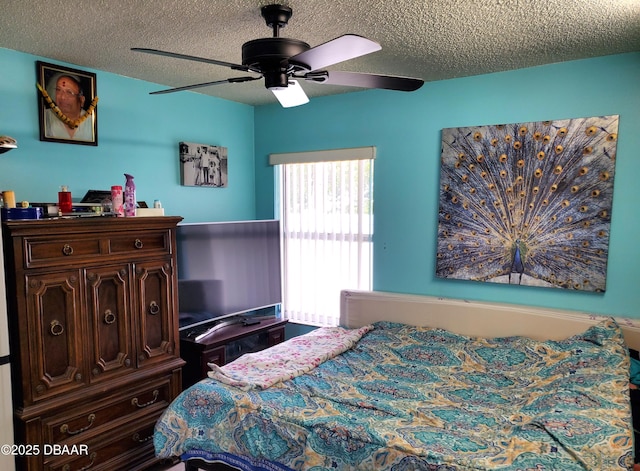 20 Lake Meadow Way, Ormond Beach, FL 32174 - bedroom featuring a textured ceiling and ceiling fan