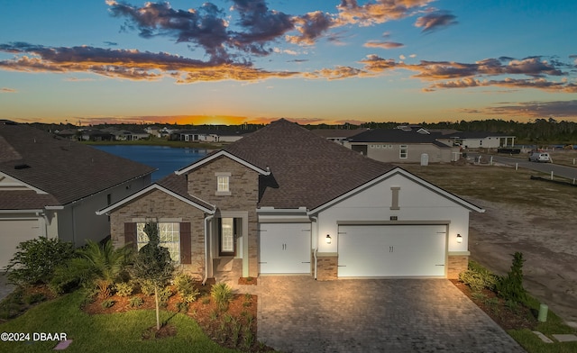 view of front facade featuring a garage