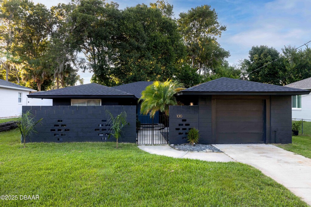 1010 Gary Blvd, Daytona Beach, FL 32119 - photo 1